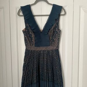 WEDDING GUEST GREEN AND TAN PLEATED DRESS SIZE 2